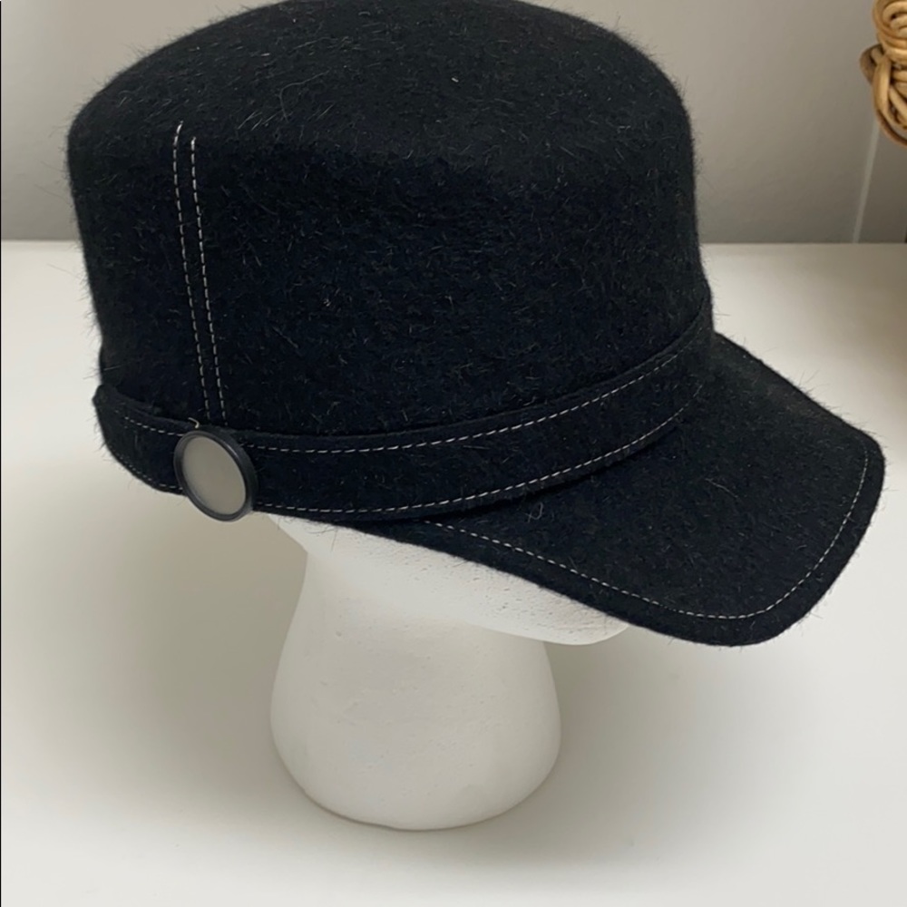 Goorin Black Rabbit Hair Billed Hat - Medi…